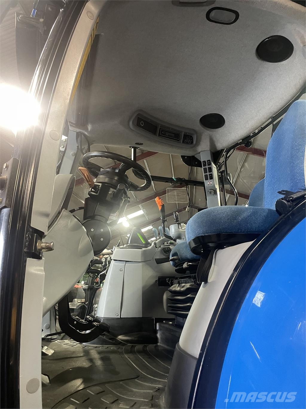 New Holland T7040 Traktoren