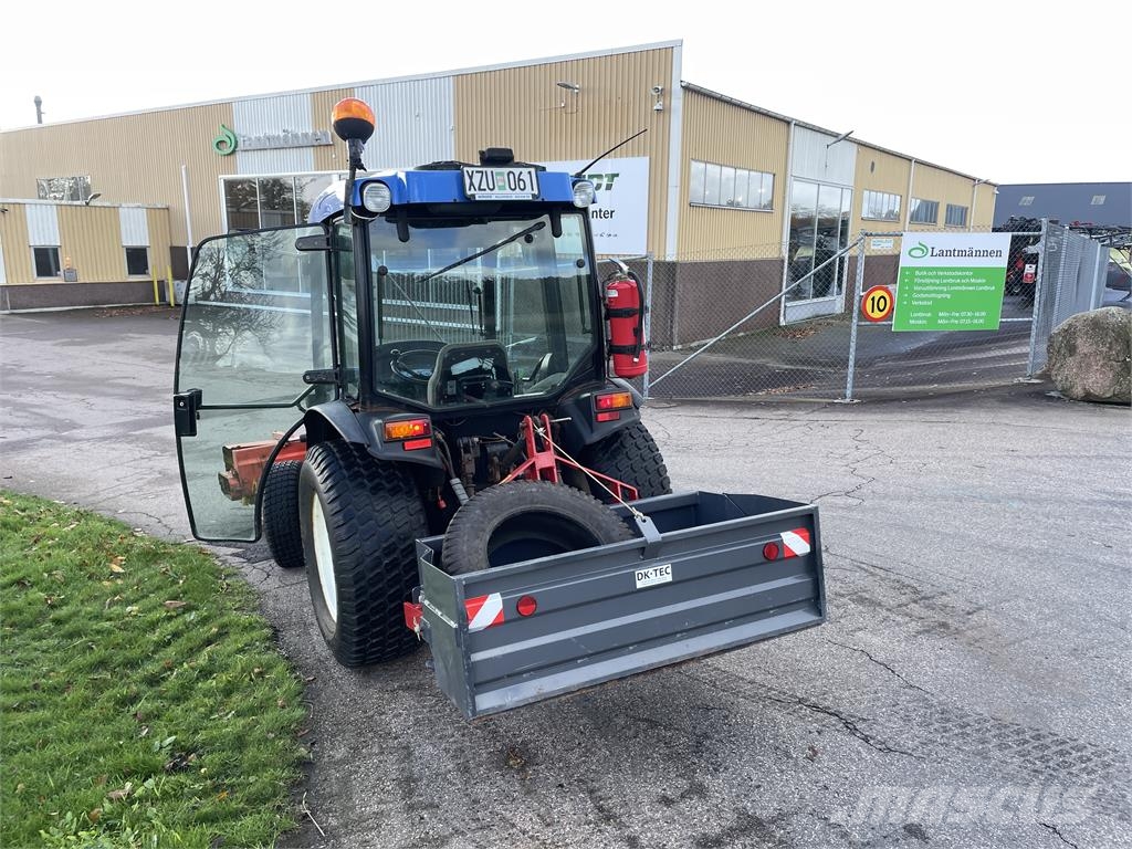 New Holland TCE50SOPVALS SNÖPLOG Tractors