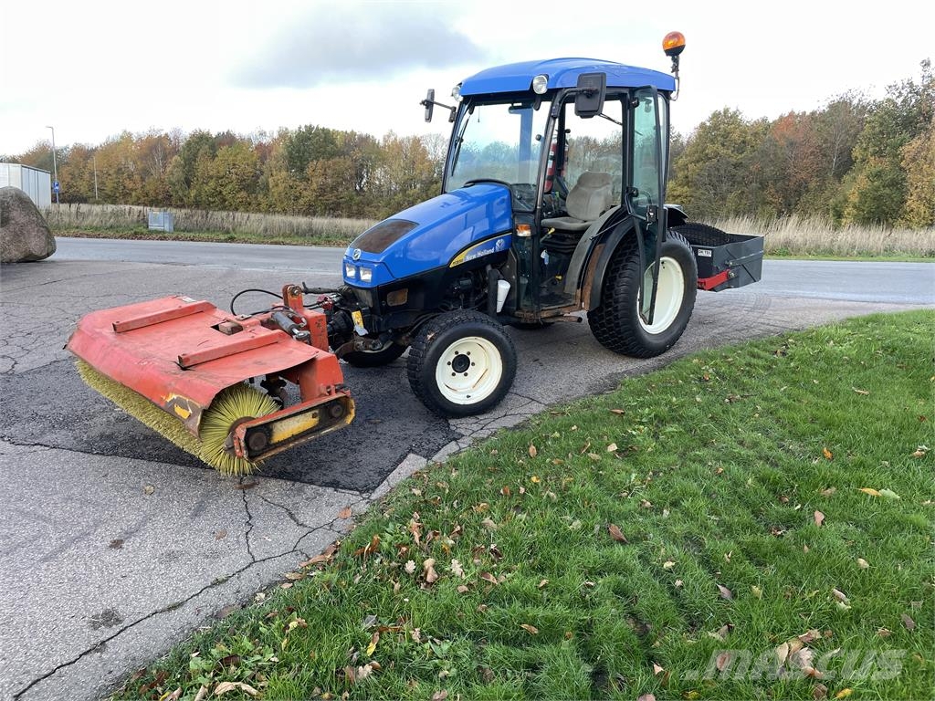 New Holland TCE50SOPVALS SNÖPLOG Tractors