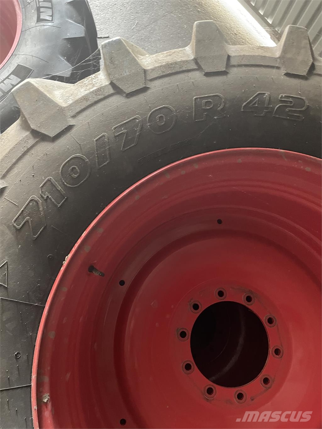 Trelleborg 710/70R42 + 600/70R30 Riepas, riteņi un diski