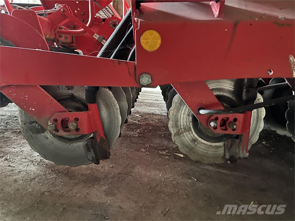 Väderstad RAPID 400 C Såmaskiner