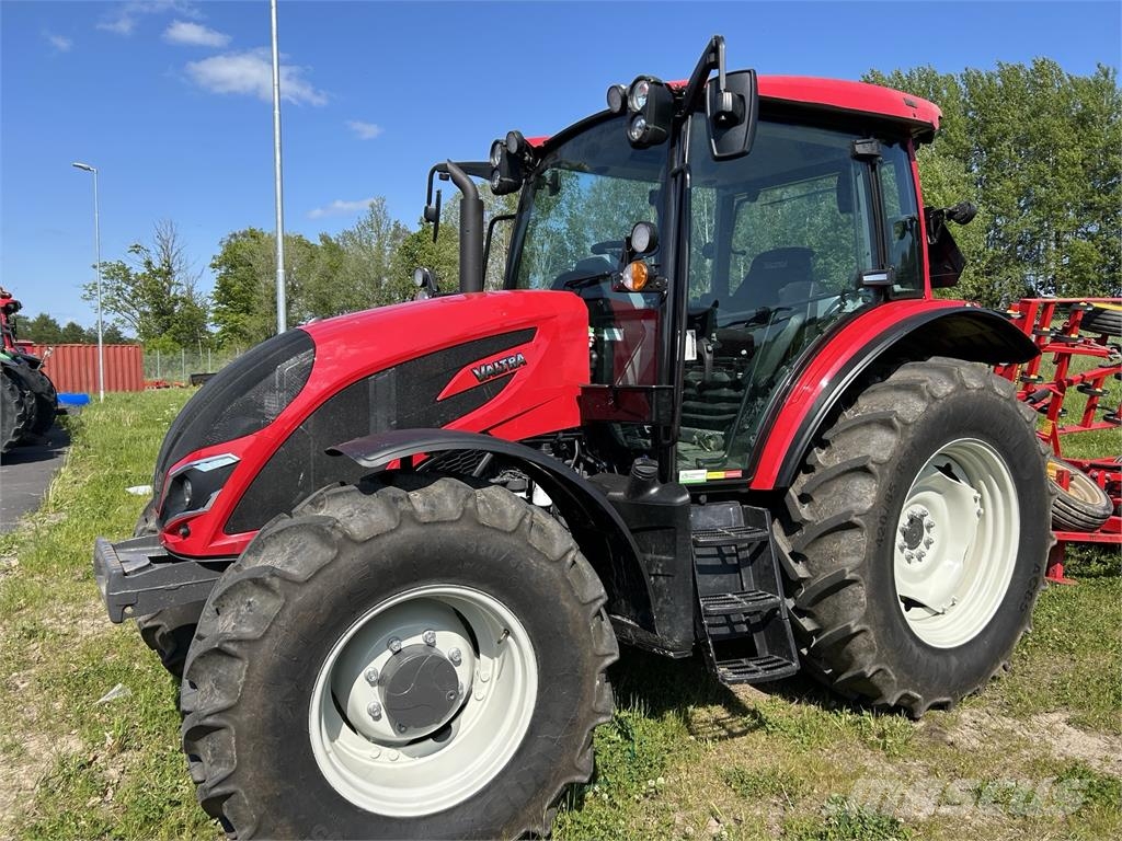 Valtra 115MH4 Traktori