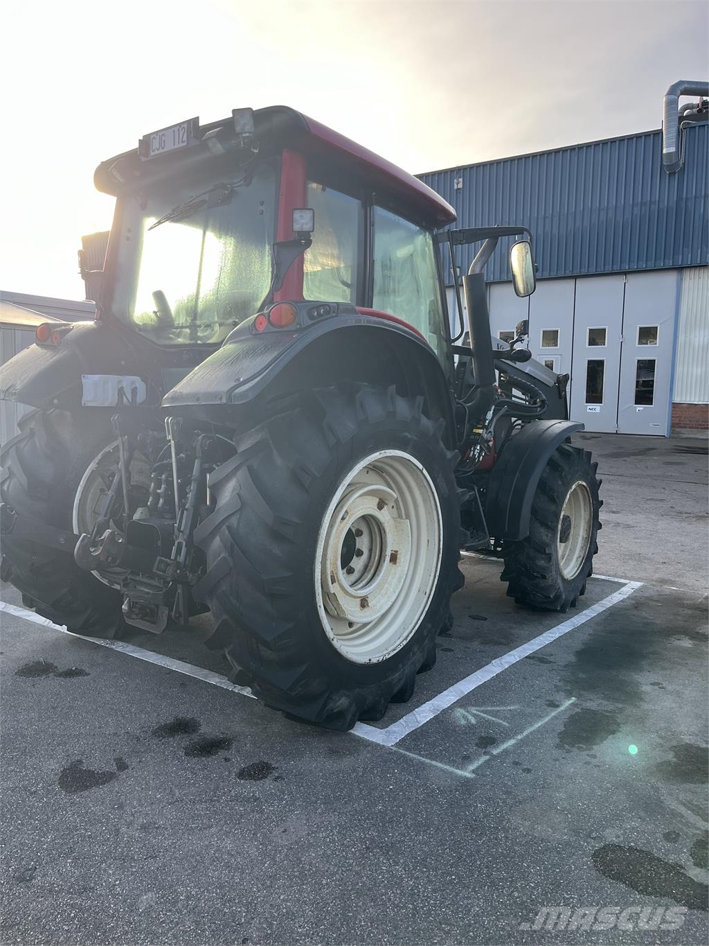 Valtra 121 HITECH + L +FL Tractors