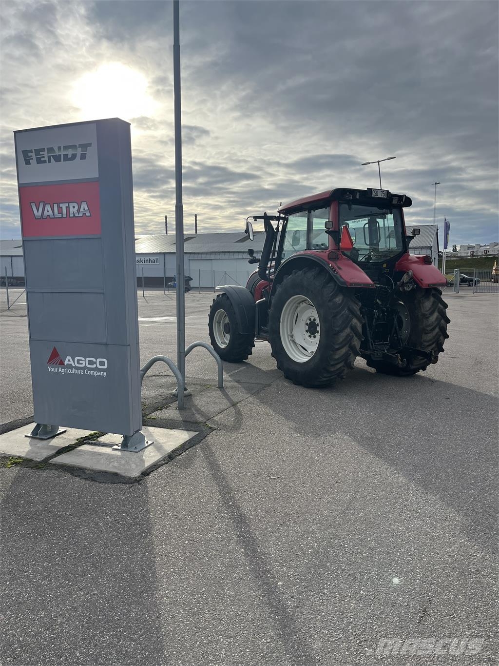 Valtra 142 DIRECT Tractors