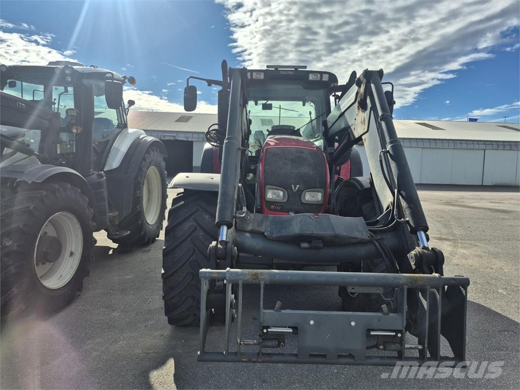 Valtra 142 DIRECT+L Tractors