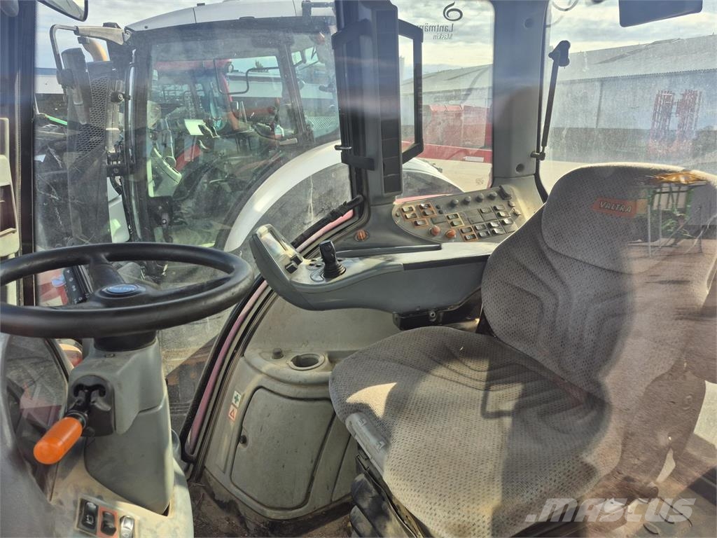 Valtra 142 DIRECT+L Tractors