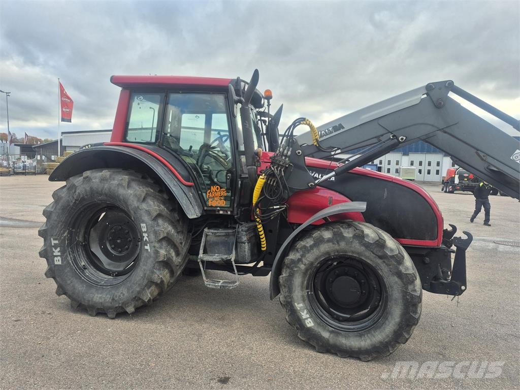 Valtra 151E HITECH Трактора
