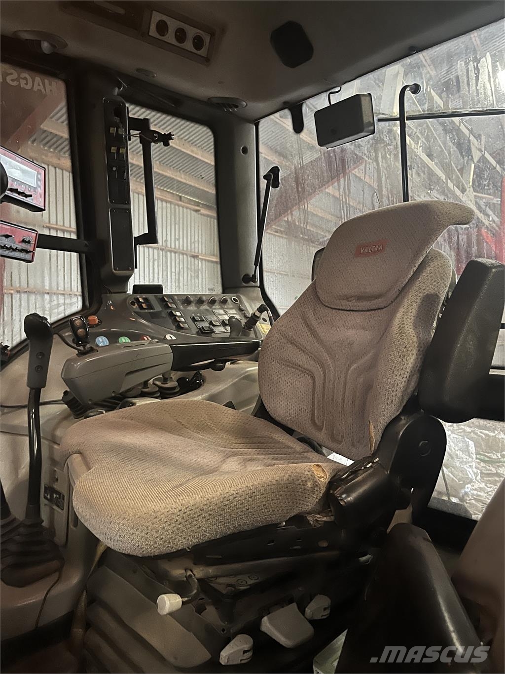 Valtra 171 HITECH Tractors