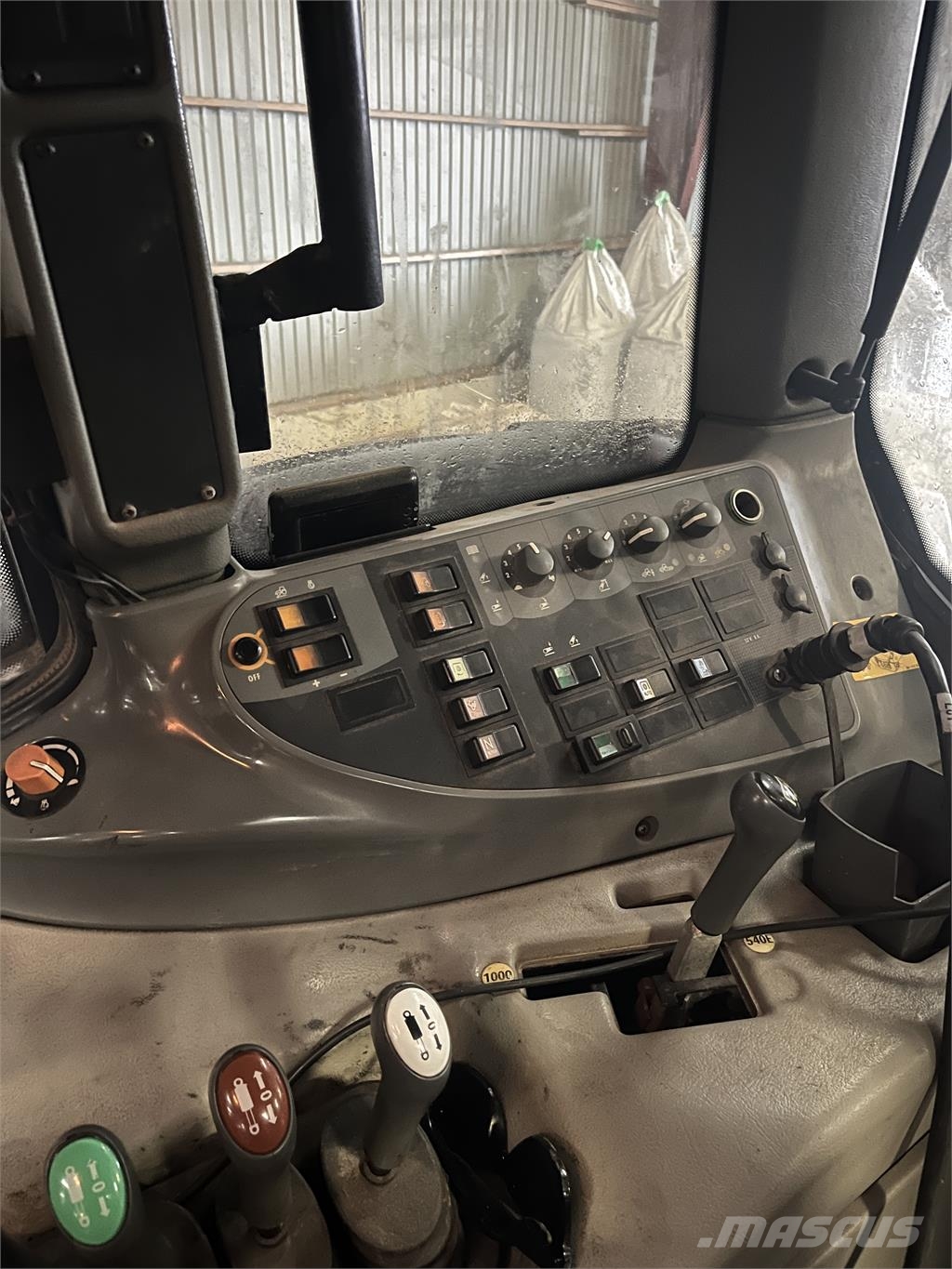 Valtra 171 HITECH Tractors