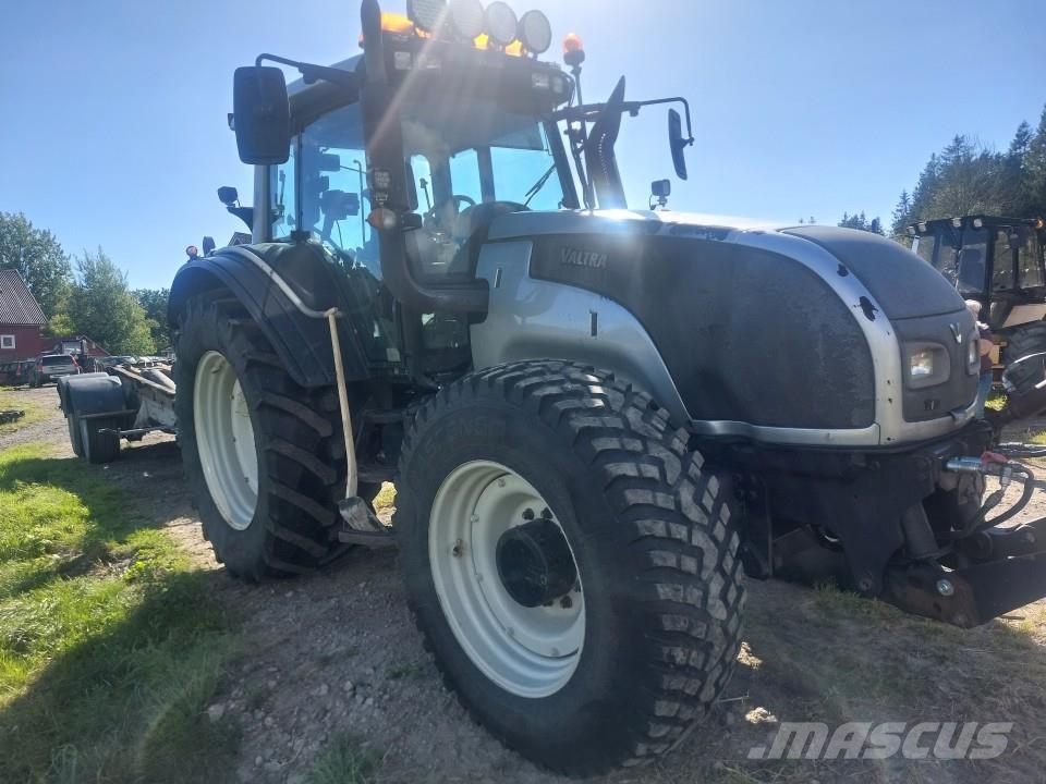Valtra 191 HITECH +F Tractoren