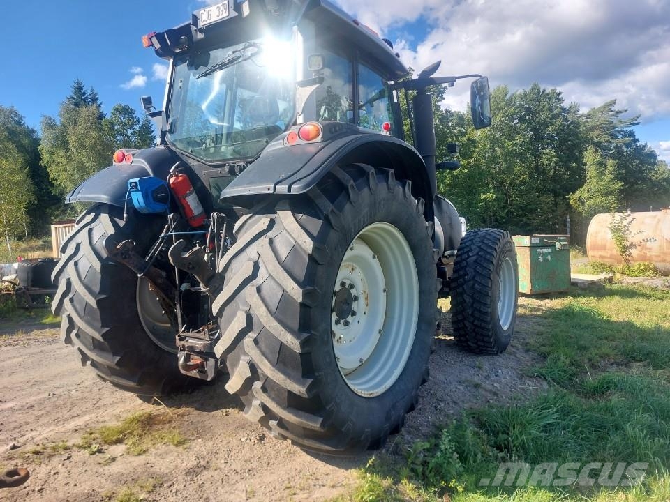 Valtra 191 HITECH +F Tractoren
