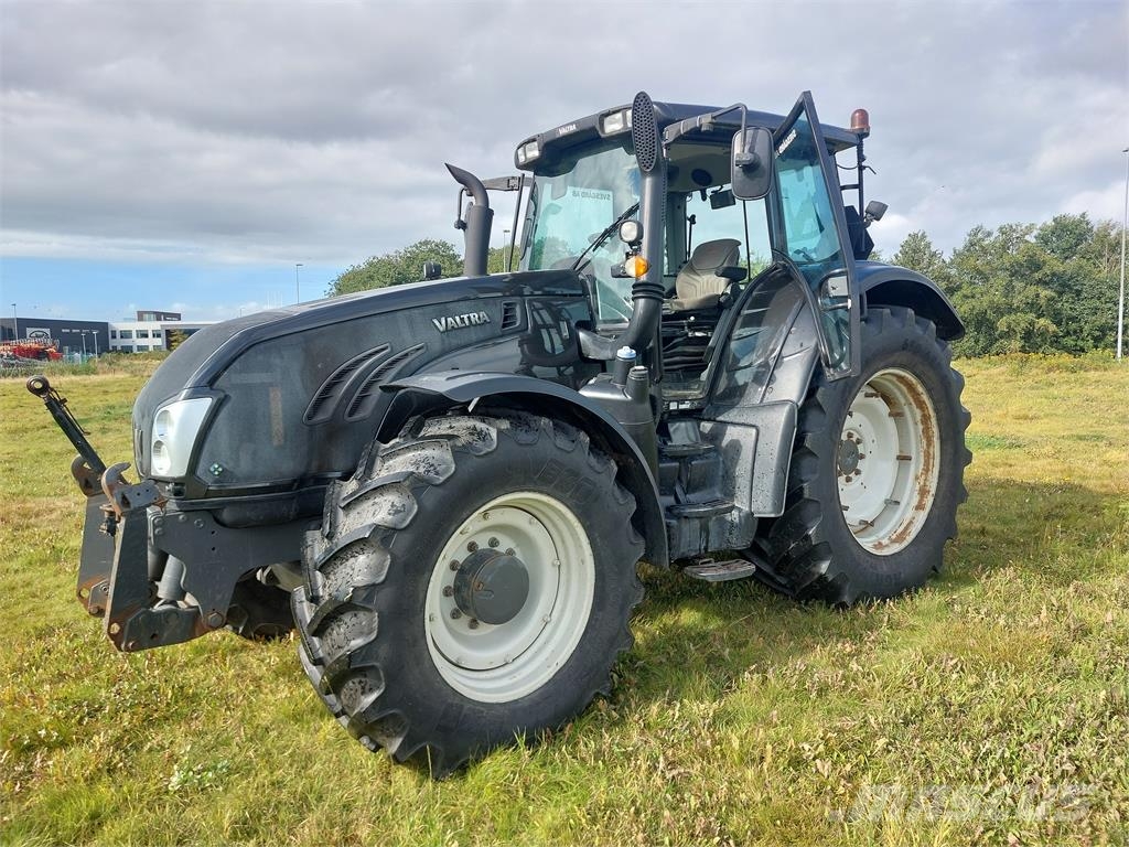 Valtra 203 DIRECT SCR Tractors
