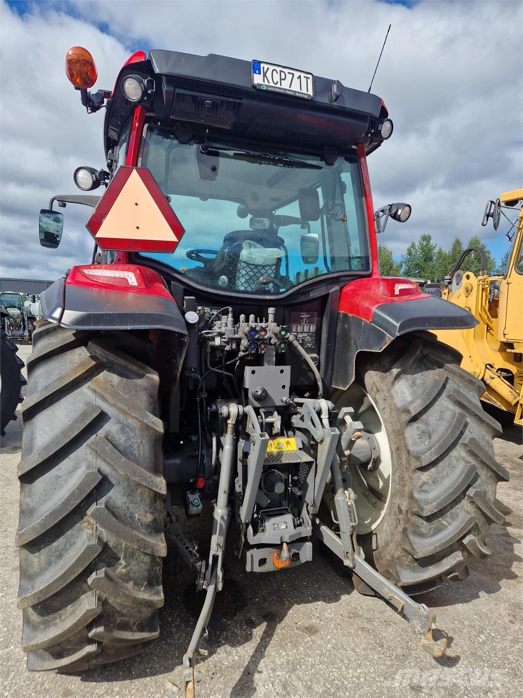Valtra 85SH 2A0 Трактори