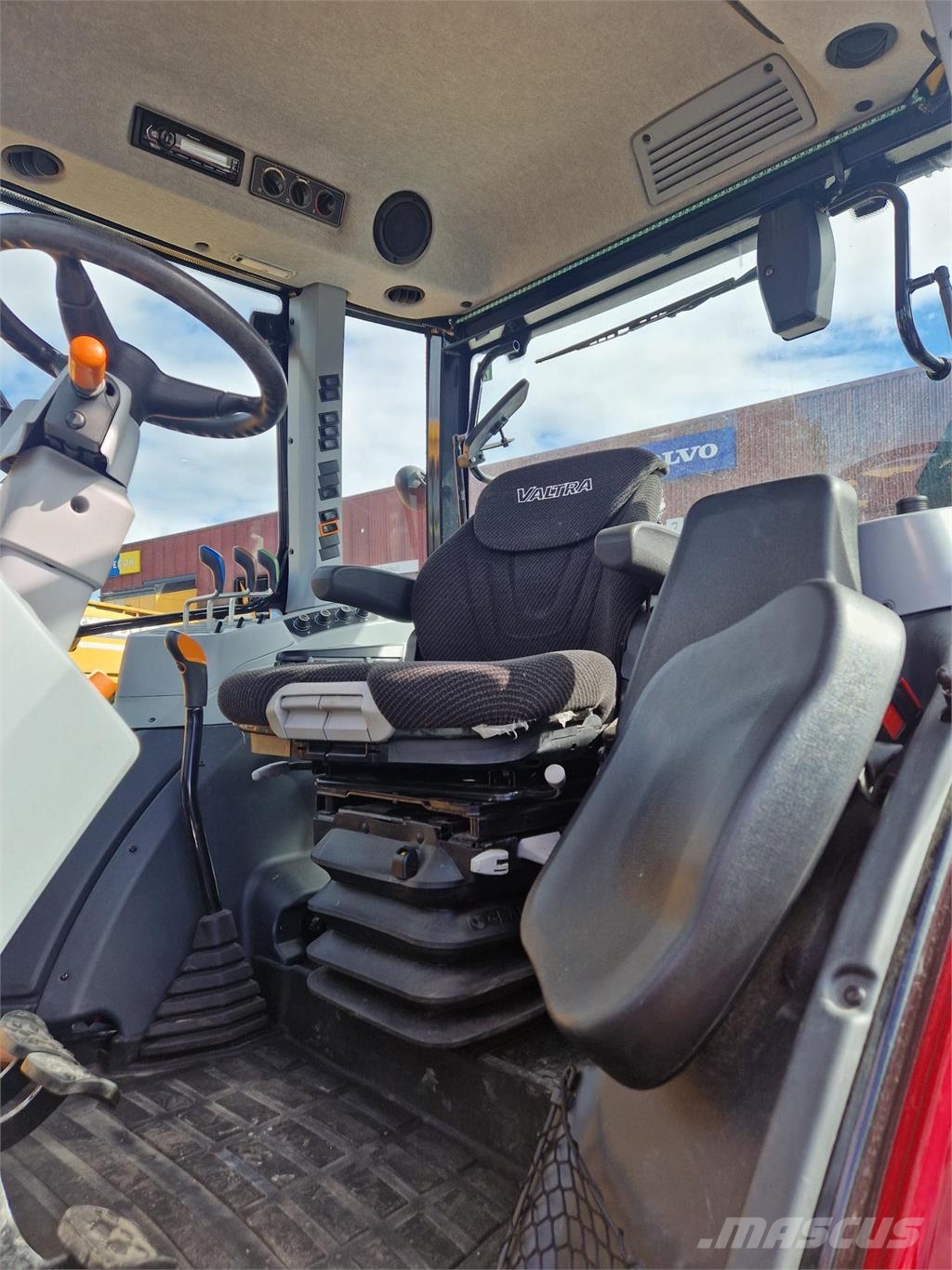 Valtra 85SH 2A0 Трактори