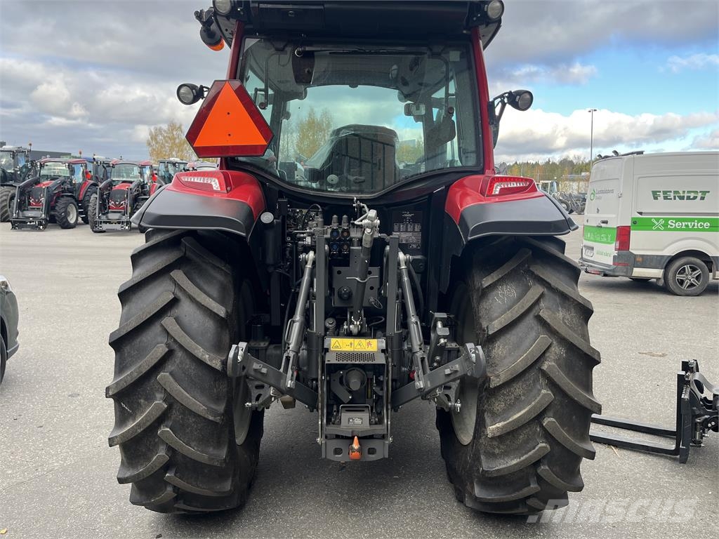 Valtra 95SH 2A0 Traktoren