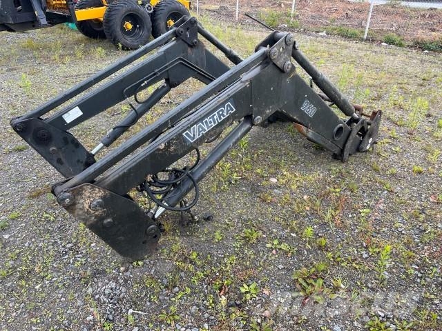 Valtra 960 FRONTLASTARE Prednji utovarivači i bageri
