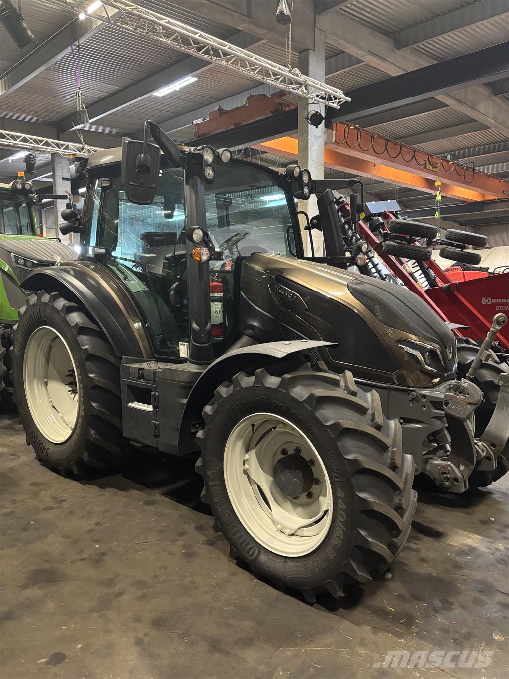 Valtra G125E VERSU Tractores