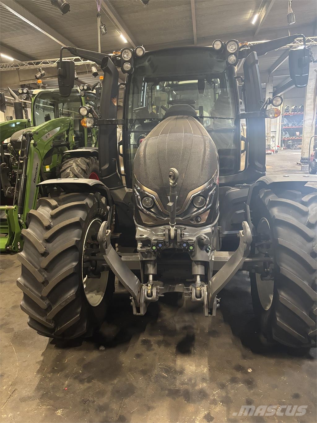 Valtra G125E VERSU Tractores