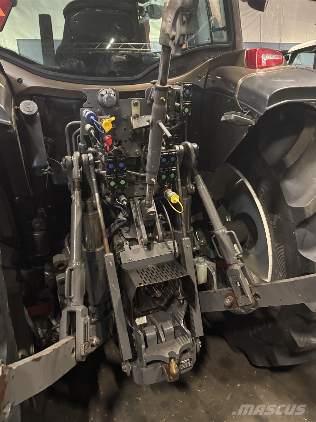 Valtra G125E VERSU Tractores