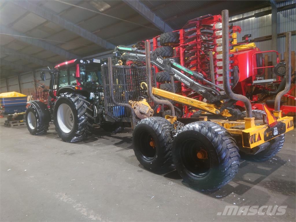 Valtra N113 HITECH SCR + MOHEDA 121 4WD+M50 Traktorok