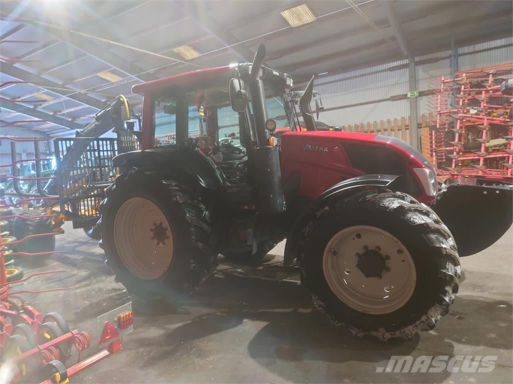 Valtra N113 HITECH SCR + MOHEDA 121 4WD+M50 Traktorok