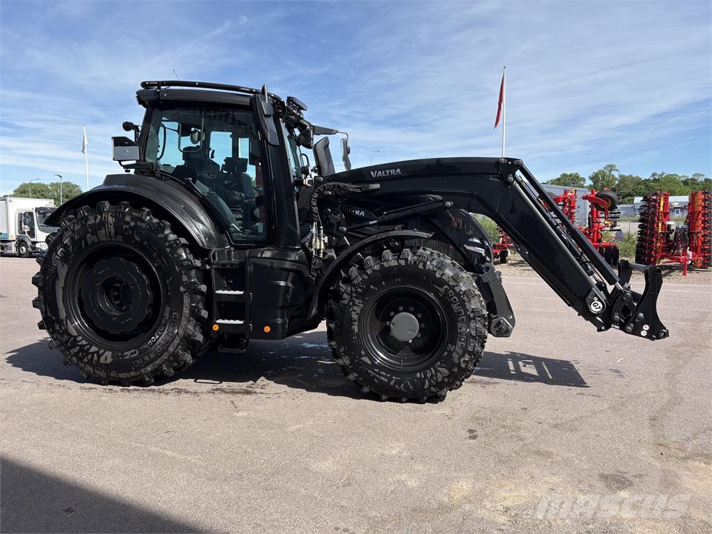 Valtra Q305+L+PTO+TWIN+F Tractors