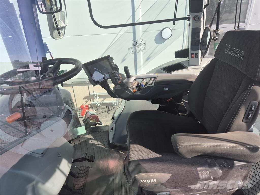 Valtra S324 SMARTTOUCH MR19 Tractores