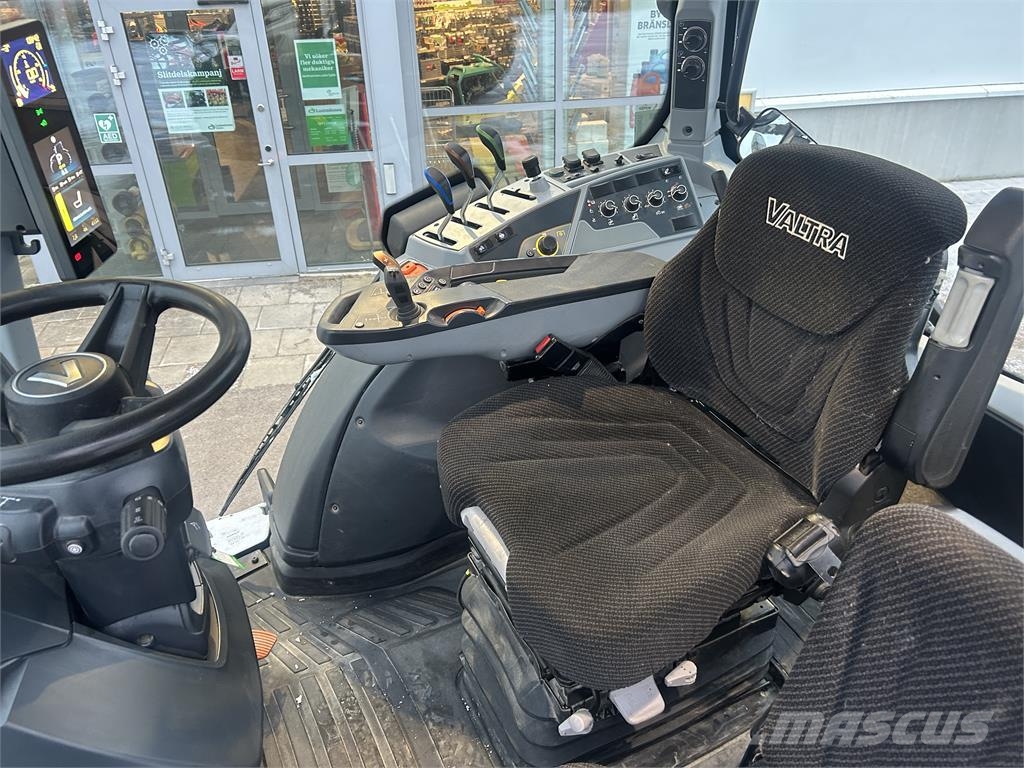 Valtra T175E ACTIVE+F Traktory