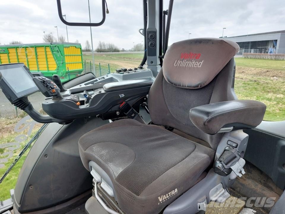 Valtra T194 DI SMART TOUCH Traktory