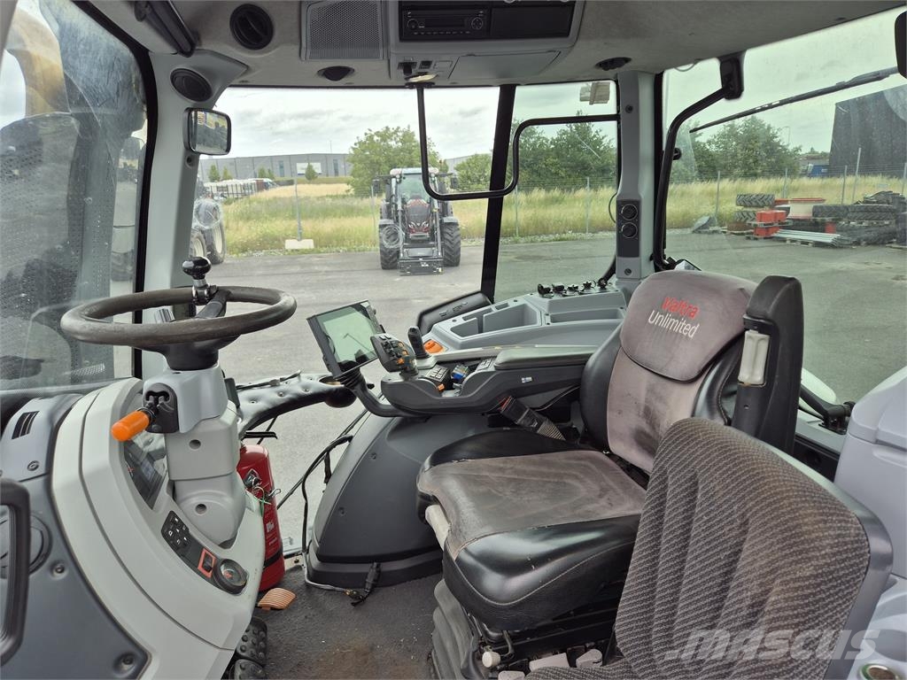 Valtra T214 V Traktory