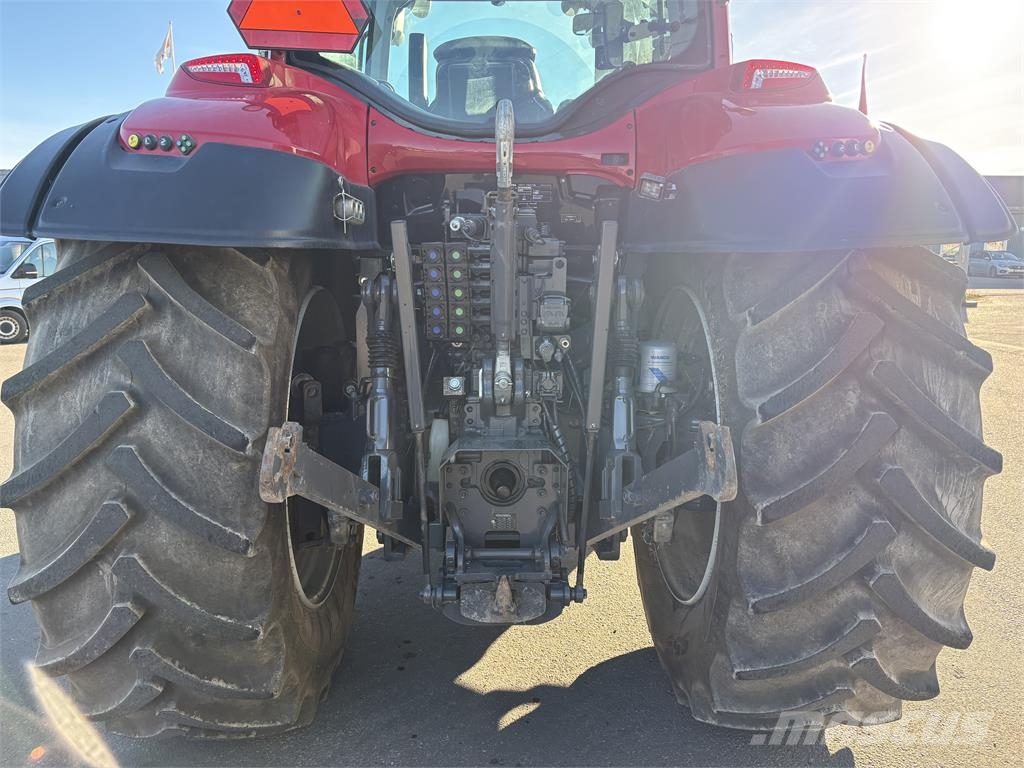 Valtra T215 VERSU Traktori