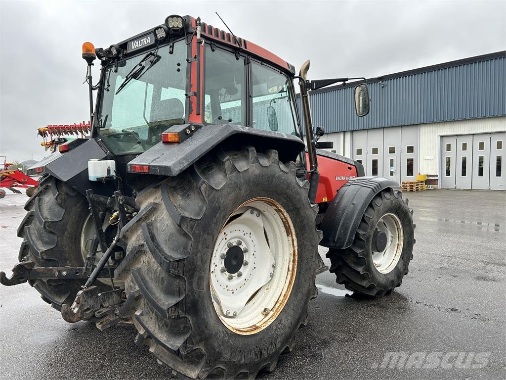 Valtra Valmet 8450 Traktori