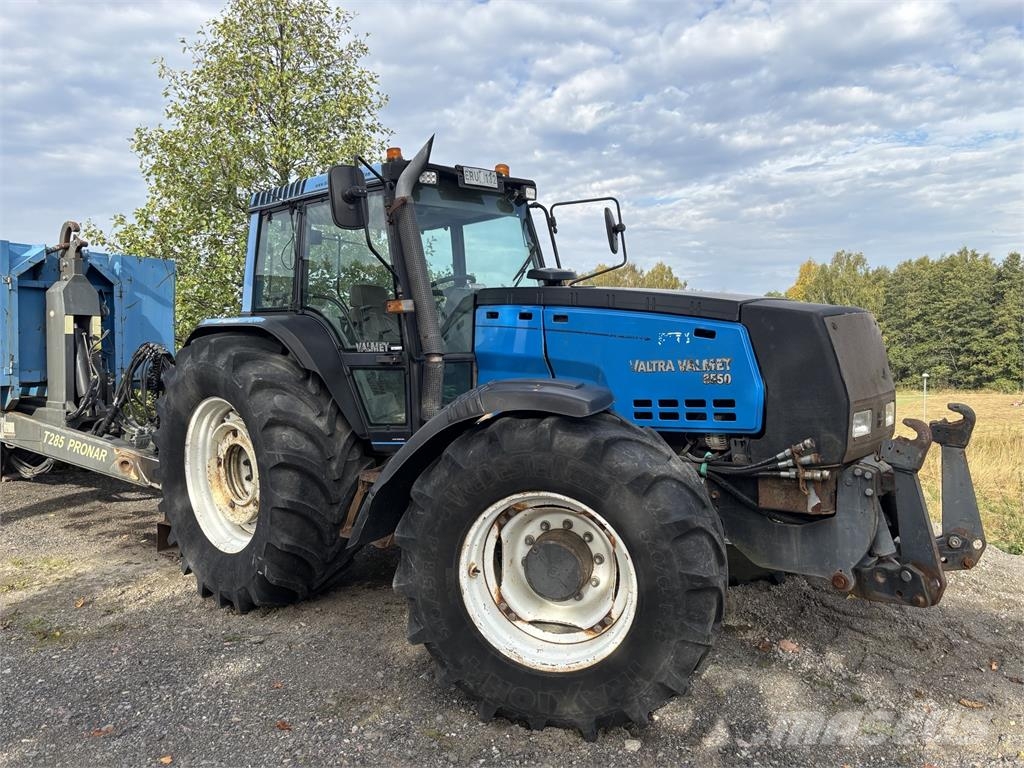 Valtra Valmet 8550 Traktori