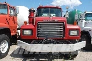 Mack RD690S Egyéb