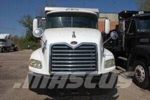 Mack Vision 傾卸式卡車