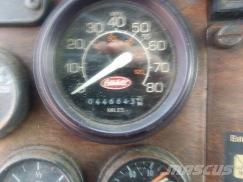 Peterbilt 377 平板车