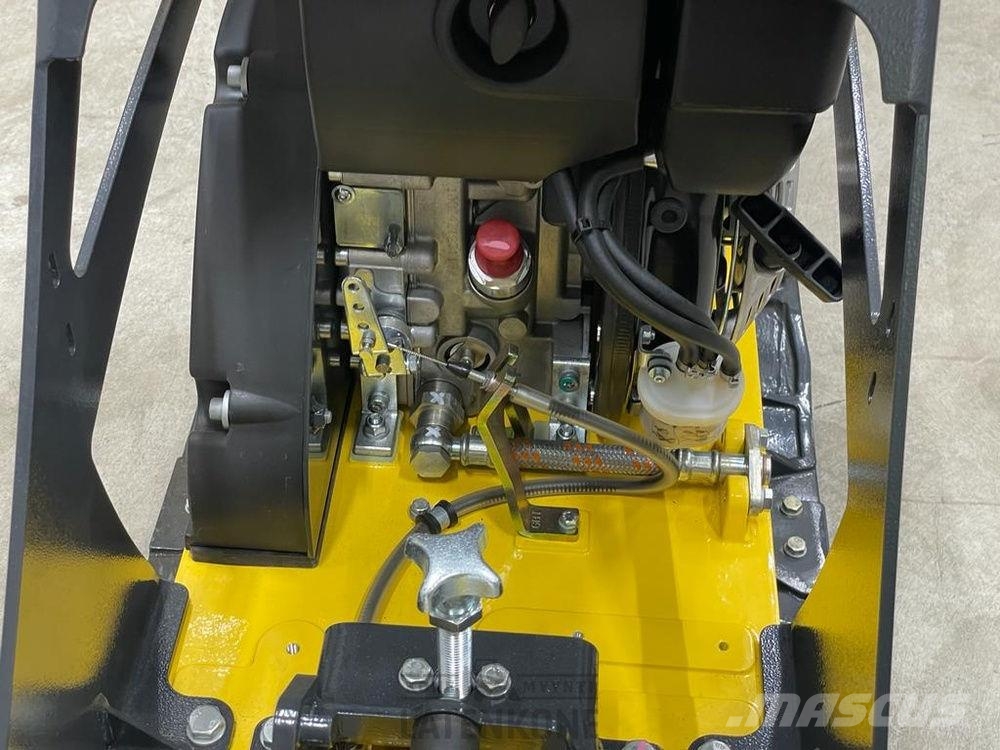 Bomag BPR25/50D tärylätkä. Vibro plošče