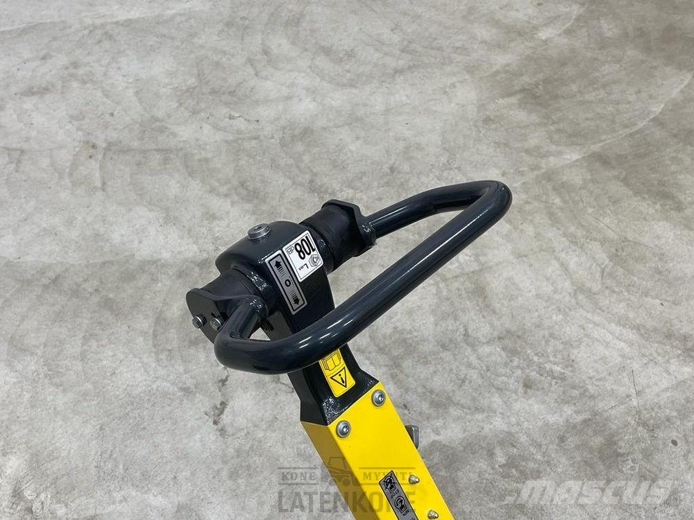 Bomag BPR25/50D tärylätkä. Vibro plošče