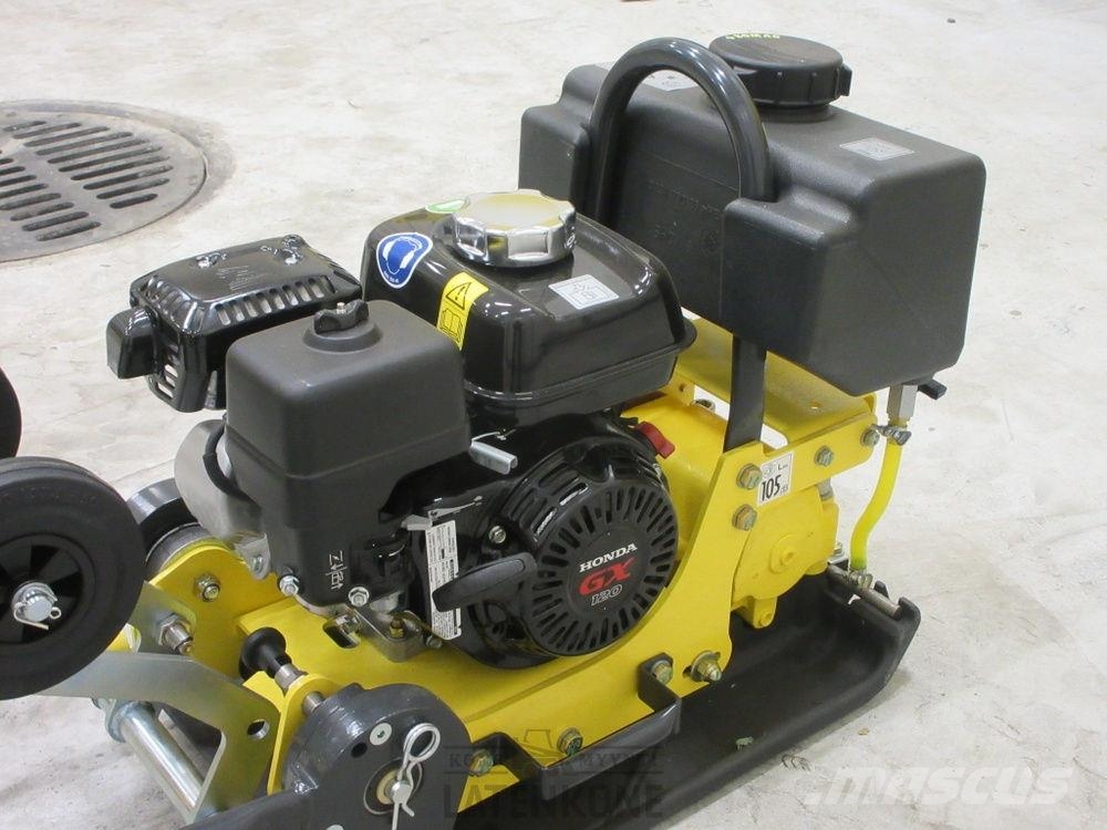 Bomag BVP10/36 tärylätkä vesityksellä ja renkailla Vibrationsgeräte
