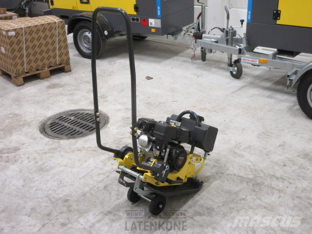 Bomag BVP10/36 tärylätkä vesityksellä ja renkailla Vibrationsgeräte