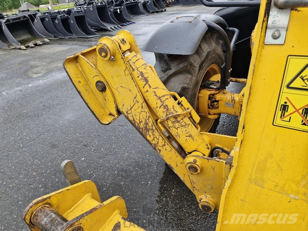JCB 533-105 telehandler مناولات متداخلة