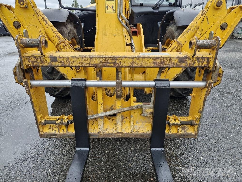 JCB 533-105 telehandler مناولات متداخلة