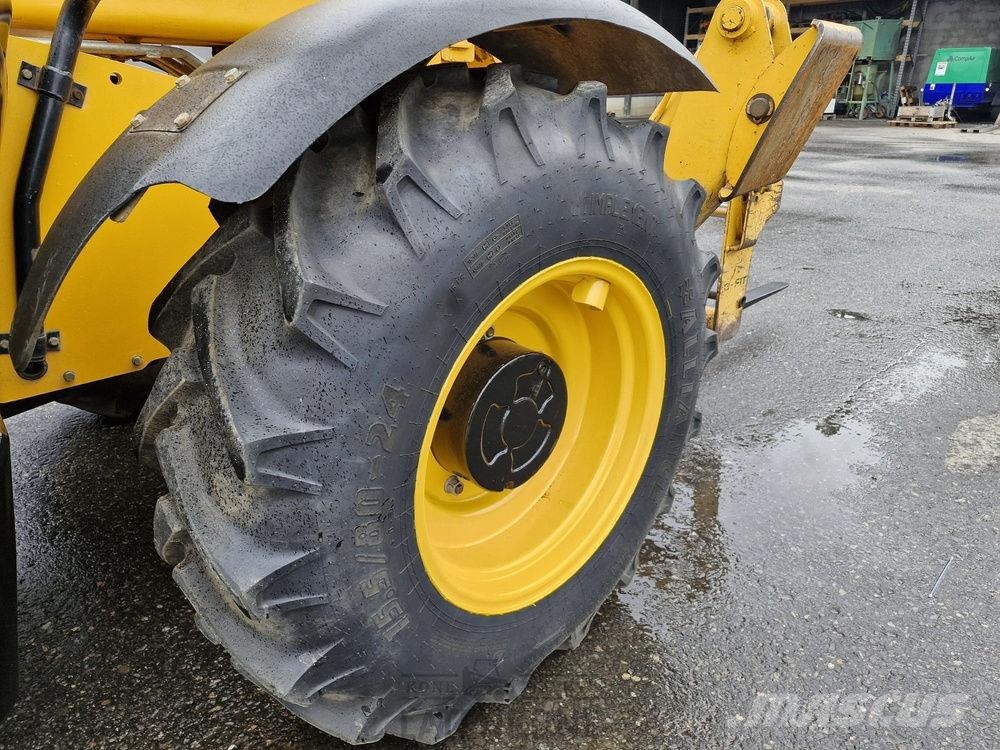 JCB 533-105 telehandler مناولات متداخلة