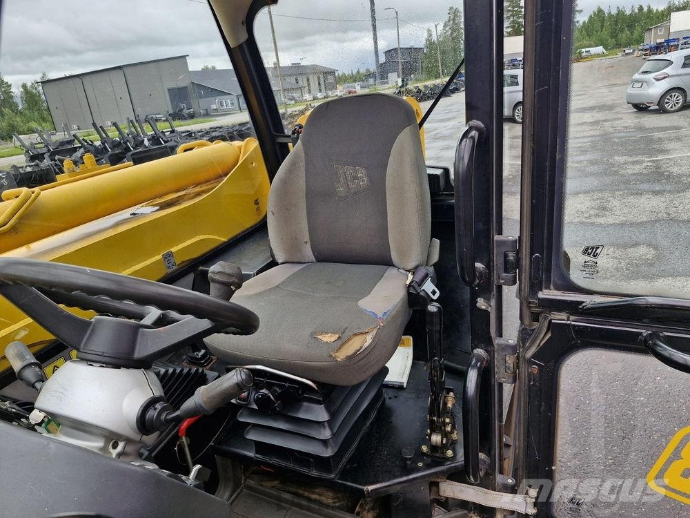JCB 533-105 telehandler مناولات متداخلة
