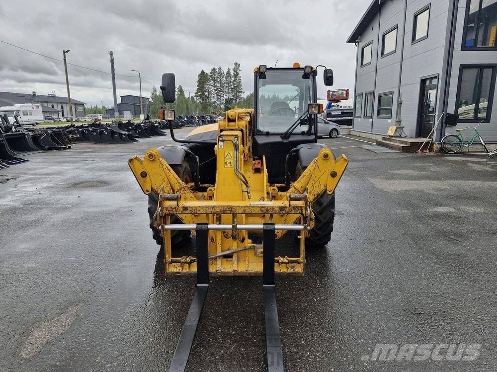 JCB 533-105 telehandler مناولات متداخلة