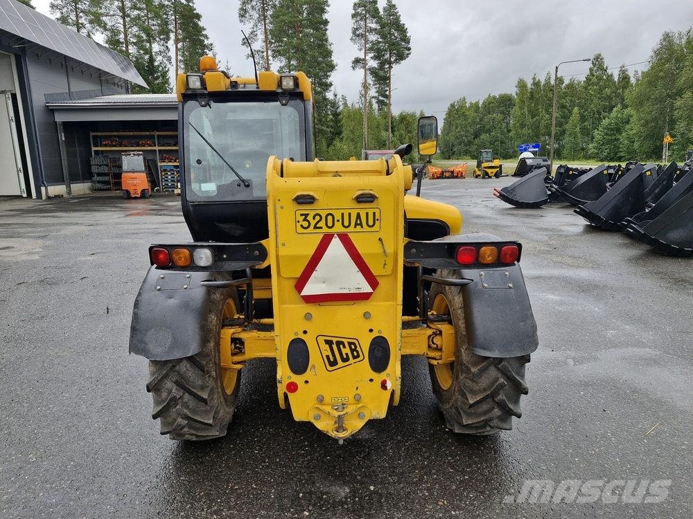 JCB 533-105 telehandler مناولات متداخلة