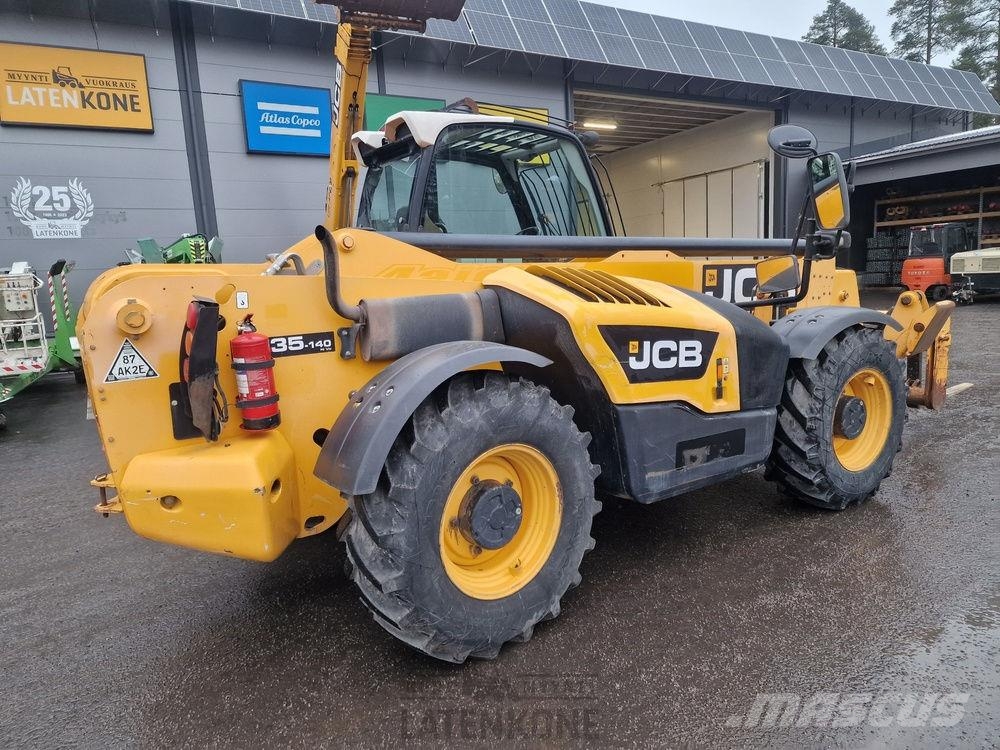 JCB 535-140 telehandler مناولات متداخلة