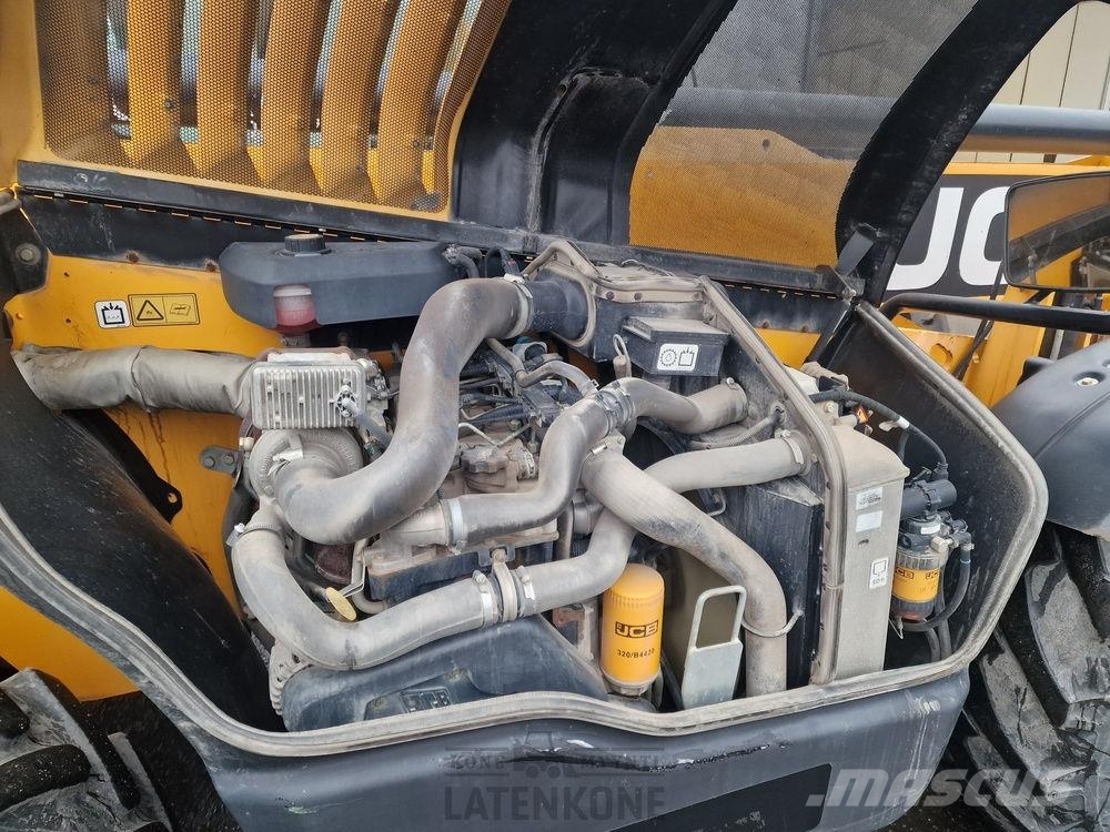 JCB 535-140 telehandler مناولات متداخلة