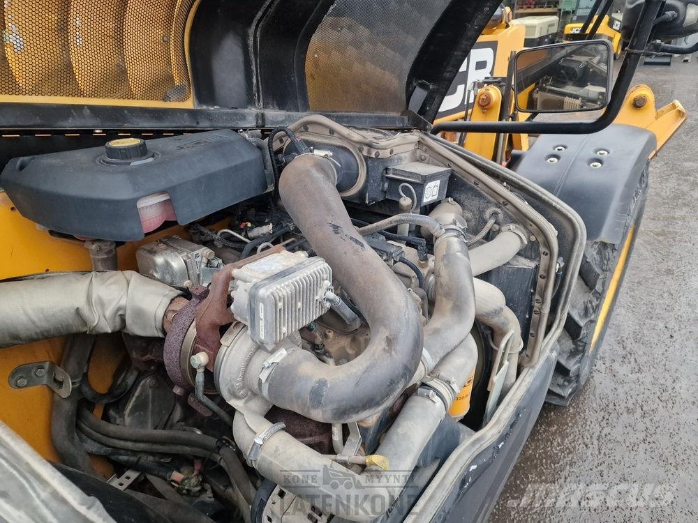 JCB 535-140 telehandler مناولات متداخلة