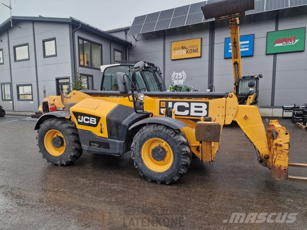JCB 535-140 telehandler مناولات متداخلة